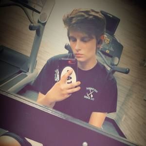 Meet your Posher, Alexis